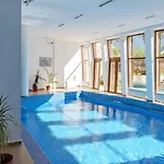 Mountain View Lux